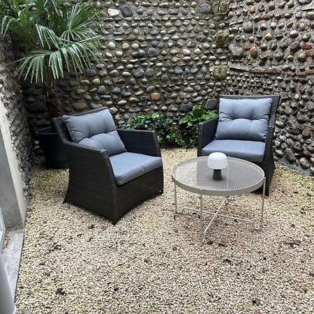 Le Patio : Appartement Chic 3 Chambres Au Coeur De 포 외부 사진