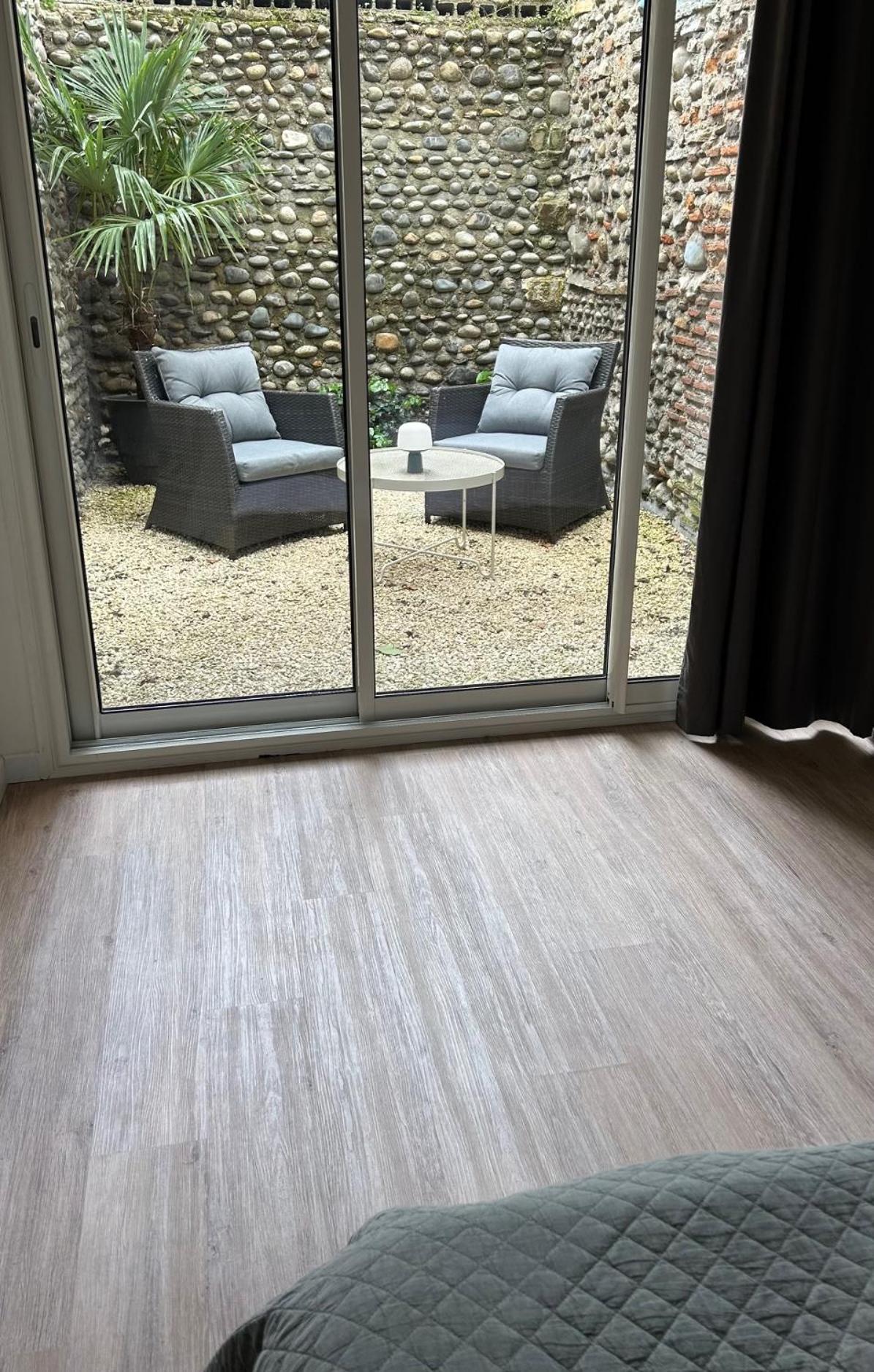 Le Patio : Appartement Chic 3 Chambres Au Coeur De 포 외부 사진